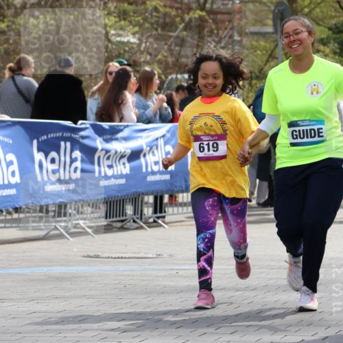 12.04.2026 - 45. Internationalen Wilhelmsburger Insellauf Strokosch-Dieckow http://msf.ph/oto/9491921 12.04.2026 14:54:04 Ziel 619 meine-sportfotos.de