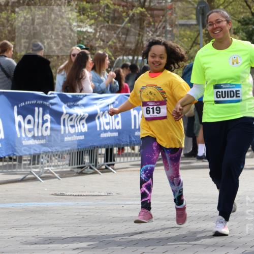 12.04.2026 - 45. Internationalen Wilhelmsburger Insellauf Strokosch-Dieckow http://msf.ph/oto/9491924 12.04.2026 14:54:04 Ziel 619 meine-sportfotos.de