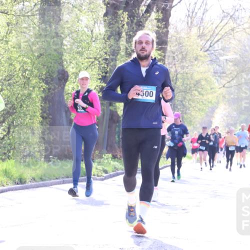 12.04.2026 - 45. Internationalen Wilhelmsburger Insellauf Yannick Fuchs http://msf.ph/oto/9491947 12.04.2026 10:43:30 Laufen 3118, 33, 4500, 3175 meine-sportfotos.de