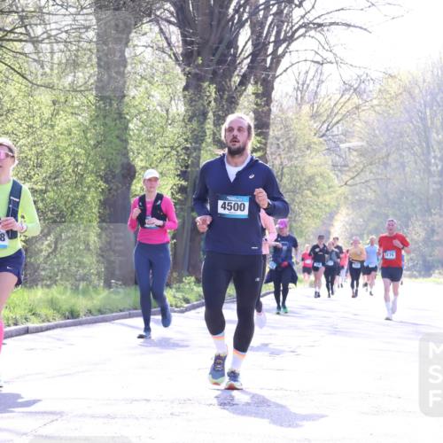 12.04.2026 - 45. Internationalen Wilhelmsburger Insellauf Yannick Fuchs http://msf.ph/oto/9491948 12.04.2026 10:43:30 Laufen 3118, 4500, 3175 meine-sportfotos.de