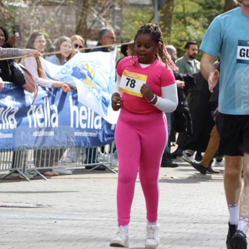 12.04.2026 - 45. Internationalen Wilhelmsburger Insellauf Strokosch-Dieckow http://msf.ph/oto/9491999 12.04.2026 14:52:42 Ziel 450 meine-sportfotos.de