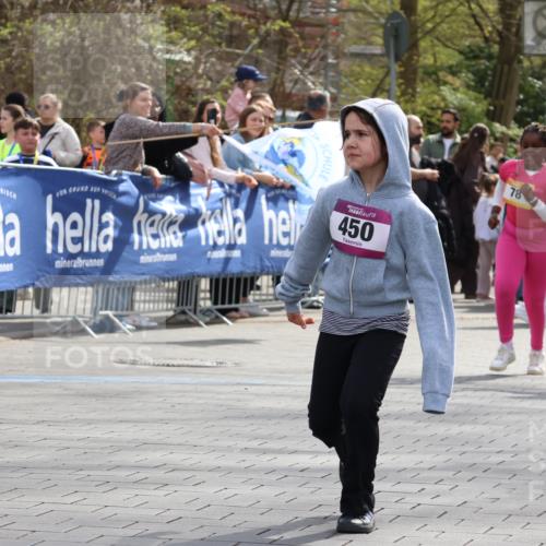 12.04.2026 - 45. Internationalen Wilhelmsburger Insellauf Strokosch-Dieckow http://msf.ph/oto/9492036 12.04.2026 14:52:40 Ziel 546, 1803, 450 meine-sportfotos.de