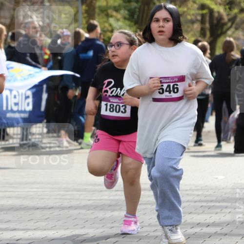 12.04.2026 - 45. Internationalen Wilhelmsburger Insellauf Strokosch-Dieckow http://msf.ph/oto/9492042 12.04.2026 14:52:31 Ziel 1053, 546, 1803 meine-sportfotos.de