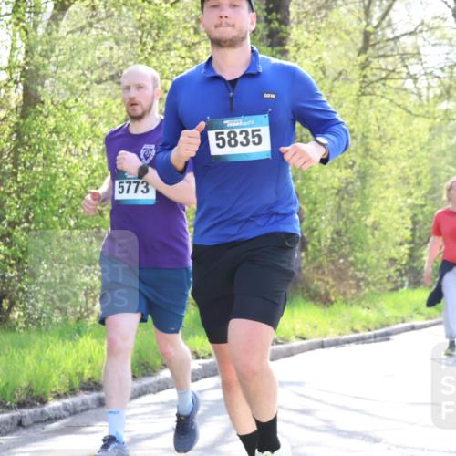 12.04.2026 - 45. Internationalen Wilhelmsburger Insellauf Yannick Fuchs http://msf.ph/oto/9492198 12.04.2026 10:44:07 Laufen 5773, 5835 meine-sportfotos.de