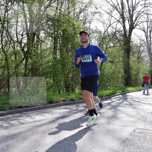 12.04.2026 - 45. Internationalen Wilhelmsburger Insellauf Yannick Fuchs http://msf.ph/oto/9492205 12.04.2026 10:44:08 Laufen 5835 meine-sportfotos.de