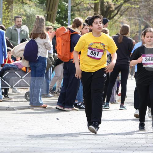 12.04.2026 - 45. Internationalen Wilhelmsburger Insellauf Strokosch-Dieckow http://msf.ph/oto/9492238 12.04.2026 14:52:05 Ziel 114, 341 meine-sportfotos.de