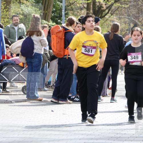 12.04.2026 - 45. Internationalen Wilhelmsburger Insellauf Strokosch-Dieckow http://msf.ph/oto/9492241 12.04.2026 14:52:05 Ziel 114, 341 meine-sportfotos.de