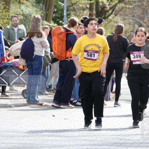 12.04.2026 - 45. Internationalen Wilhelmsburger Insellauf Strokosch-Dieckow http://msf.ph/oto/9492245 12.04.2026 14:52:05 Ziel 114, 341 meine-sportfotos.de