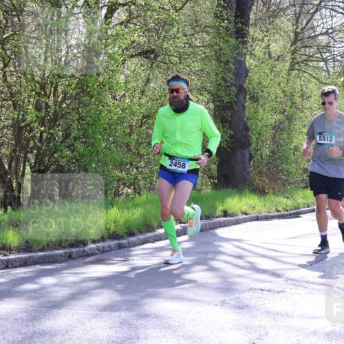 12.04.2026 - 45. Internationalen Wilhelmsburger Insellauf Yannick Fuchs http://msf.ph/oto/9492321 12.04.2026 10:44:27 Laufen 2458, 5512, 4155 meine-sportfotos.de