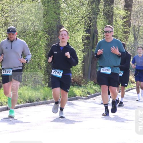 12.04.2026 - 45. Internationalen Wilhelmsburger Insellauf Yannick Fuchs http://msf.ph/oto/9492423 12.04.2026 10:44:46 Laufen 2797, 2796, 4394, 61, 2915, 372 meine-sportfotos.de