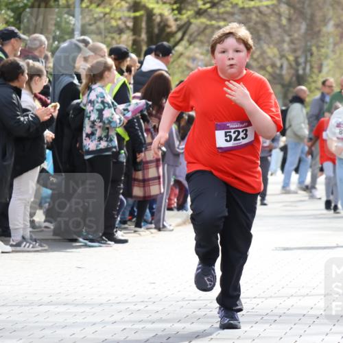 12.04.2026 - 45. Internationalen Wilhelmsburger Insellauf Strokosch-Dieckow http://msf.ph/oto/9492449 12.04.2026 14:51:31 Ziel 390, 399, 884, 648, 1071, 523, 363, 342, 505 meine-sportfotos.de