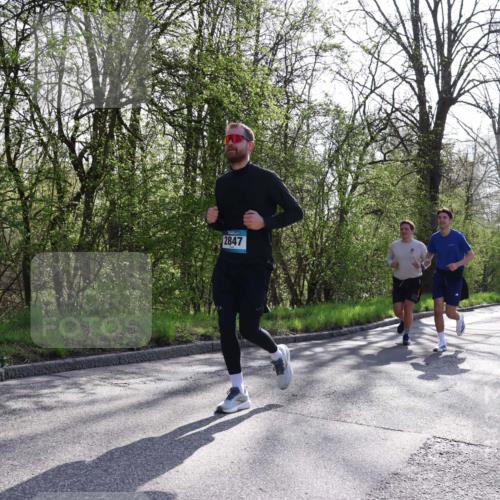 12.04.2026 - 45. Internationalen Wilhelmsburger Insellauf Yannick Fuchs http://msf.ph/oto/9492485 12.04.2026 10:44:56 Laufen 2847, 3568 meine-sportfotos.de