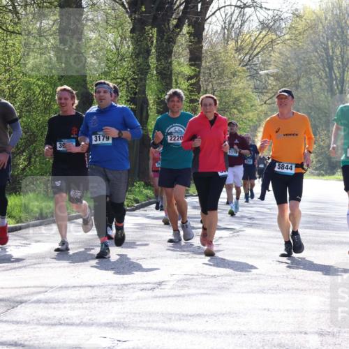 12.04.2026 - 45. Internationalen Wilhelmsburger Insellauf Yannick Fuchs http://msf.ph/oto/9492571 12.04.2026 10:45:09 Laufen 2818, 39, 3179, 39, 2220, 5319, 4368, 5844, 4070 meine-sportfotos.de