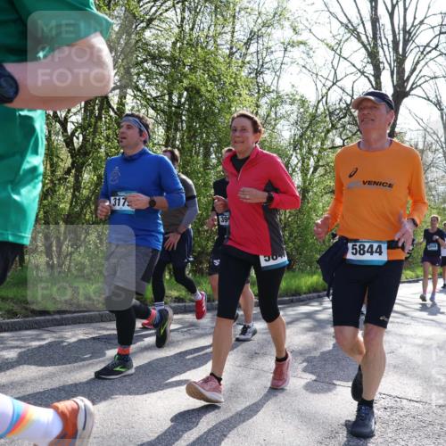 12.04.2026 - 45. Internationalen Wilhelmsburger Insellauf Yannick Fuchs http://msf.ph/oto/9492604 12.04.2026 10:45:14 Laufen 317, 399, 5844, 3059 meine-sportfotos.de