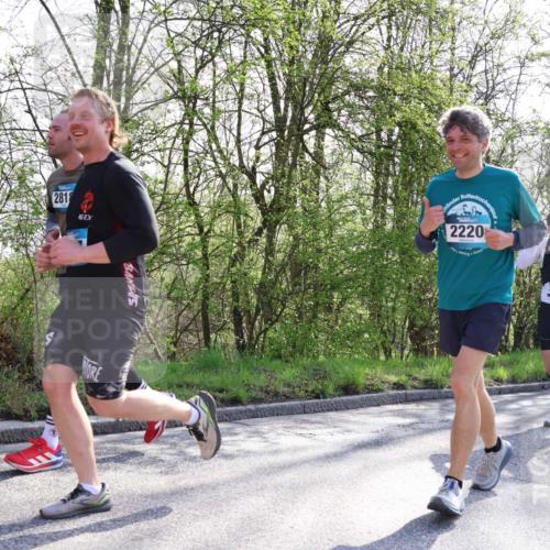 12.04.2026 - 45. Internationalen Wilhelmsburger Insellauf Yannick Fuchs http://msf.ph/oto/9492614 12.04.2026 10:45:15 Laufen 2818, 2220, 3582, 305 meine-sportfotos.de
