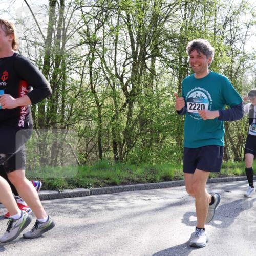 12.04.2026 - 45. Internationalen Wilhelmsburger Insellauf Yannick Fuchs http://msf.ph/oto/9492615 12.04.2026 10:45:15 Laufen 3997, 2220, 3582, 305 meine-sportfotos.de