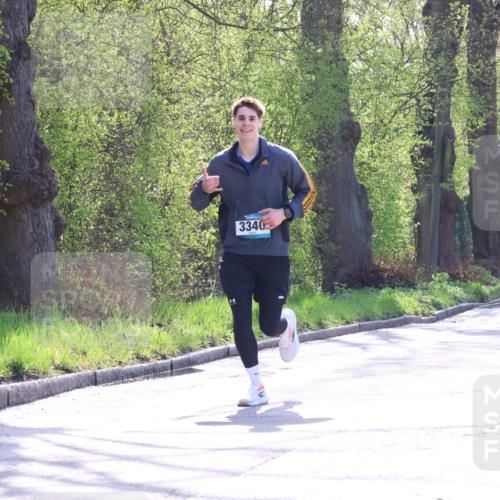 12.04.2026 - 45. Internationalen Wilhelmsburger Insellauf Yannick Fuchs http://msf.ph/oto/9492693 12.04.2026 10:45:33 Laufen 3340, 3798, 3257 meine-sportfotos.de