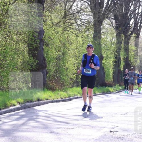 12.04.2026 - 45. Internationalen Wilhelmsburger Insellauf Yannick Fuchs http://msf.ph/oto/9492731 12.04.2026 10:45:40 Laufen 3798, 433, 43903257 meine-sportfotos.de