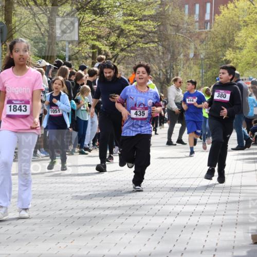 12.04.2026 - 45. Internationalen Wilhelmsburger Insellauf Strokosch-Dieckow http://msf.ph/oto/9492737 12.04.2026 14:51:06 Ziel 1042, 686, 536, 1047, 1074, 1054, 1843, 380, 435, 1051, 544 meine-sportfotos.de