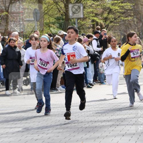 12.04.2026 - 45. Internationalen Wilhelmsburger Insellauf Strokosch-Dieckow http://msf.ph/oto/9492763 12.04.2026 14:50:58 Ziel 531, 493, 1822, 495, 1041, 1052, 116, 593, 1042, 686, 536, 1047, 1074 meine-sportfotos.de