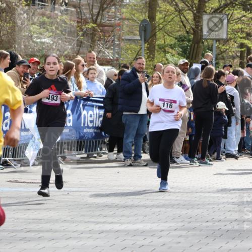 12.04.2026 - 45. Internationalen Wilhelmsburger Insellauf Strokosch-Dieckow http://msf.ph/oto/9492780 12.04.2026 14:50:53 Ziel 388, 663, 359, 858, 531, 493, 1822, 495, 1041, 1052, 116, 593 meine-sportfotos.de