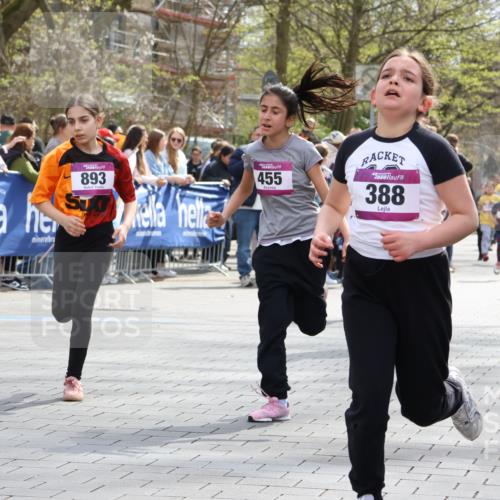 12.04.2026 - 45. Internationalen Wilhelmsburger Insellauf Strokosch-Dieckow http://msf.ph/oto/9492804 12.04.2026 14:50:45 Ziel 1049, 1837, 609, 331, 626, 895, 357, 889, 408, 351, 893, 455, 388, 663, 359, 858 meine-sportfotos.de