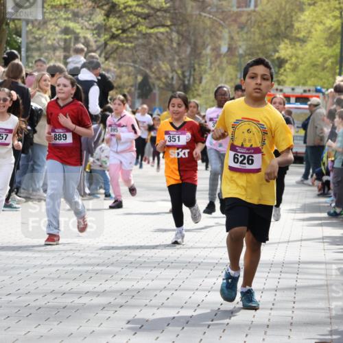 12.04.2026 - 45. Internationalen Wilhelmsburger Insellauf Strokosch-Dieckow http://msf.ph/oto/9492821 12.04.2026 14:50:40 Ziel 362, 865, 1844, 98, 22, 654, 420, 877, 1049, 1837, 609, 331, 626, 895, 357, 889, 408, 351, 893, 455 meine-sportfotos.de