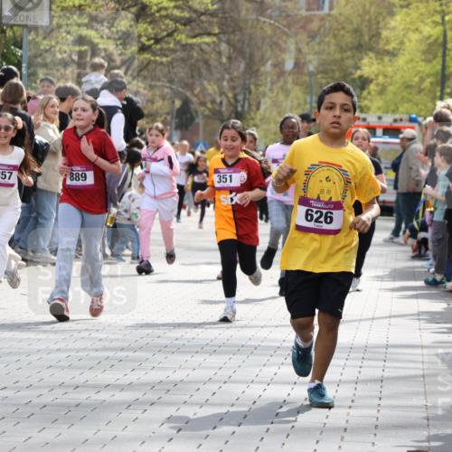 12.04.2026 - 45. Internationalen Wilhelmsburger Insellauf Strokosch-Dieckow http://msf.ph/oto/9492822 12.04.2026 14:50:40 Ziel 362, 865, 1844, 98, 22, 654, 420, 877, 1049, 1837, 609, 331, 626, 895, 357, 889, 408, 351, 893, 455 meine-sportfotos.de