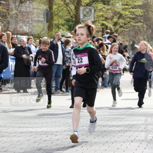 12.04.2026 - 45. Internationalen Wilhelmsburger Insellauf Strokosch-Dieckow http://msf.ph/oto/9492845 12.04.2026 14:50:34 Ziel 1834, 491, 426, 392, 880, 151, 1035, 330, 362, 865, 1844, 98, 22, 654, 420, 877, 1049 meine-sportfotos.de