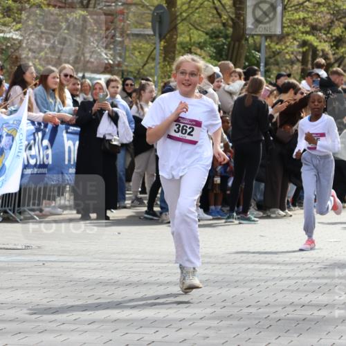 12.04.2026 - 45. Internationalen Wilhelmsburger Insellauf Strokosch-Dieckow http://msf.ph/oto/9492852 12.04.2026 14:50:32 Ziel 883, 452, 1834, 491, 426, 392, 880, 151, 1035, 330, 362, 865, 1844, 98, 22, 654, 420, 877 meine-sportfotos.de