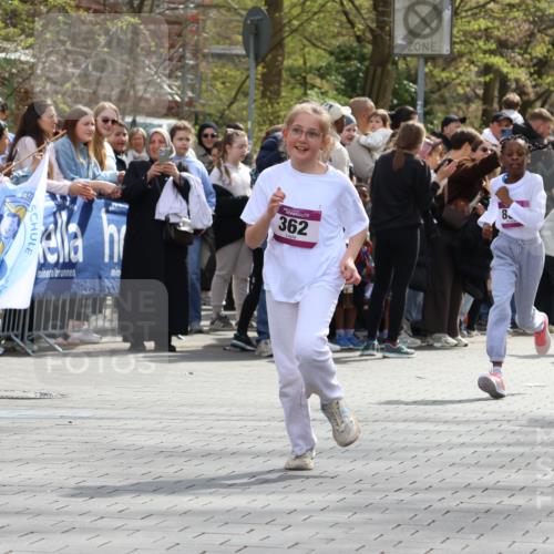 12.04.2026 - 45. Internationalen Wilhelmsburger Insellauf Strokosch-Dieckow http://msf.ph/oto/9492853 12.04.2026 14:50:32 Ziel 883, 452, 1834, 491, 426, 392, 880, 151, 1035, 330, 362, 865, 1844, 98, 22, 654, 420, 877 meine-sportfotos.de