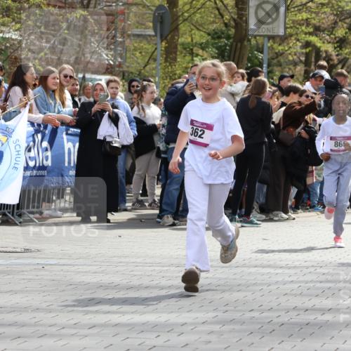 12.04.2026 - 45. Internationalen Wilhelmsburger Insellauf Strokosch-Dieckow http://msf.ph/oto/9492856 12.04.2026 14:50:31 Ziel 504, 333, 391, 407, 883, 452, 1834, 491, 426, 392, 880, 151, 1035, 330, 362, 865, 1844, 98, 22, 654, 420 meine-sportfotos.de