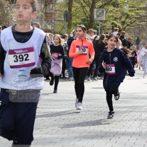 12.04.2026 - 45. Internationalen Wilhelmsburger Insellauf Strokosch-Dieckow http://msf.ph/oto/9492857 12.04.2026 14:50:29 Ziel 1840, 504, 333, 391, 407, 883, 452, 1834, 491, 426, 392, 880, 151, 1035, 330, 362, 865, 1844 meine-sportfotos.de
