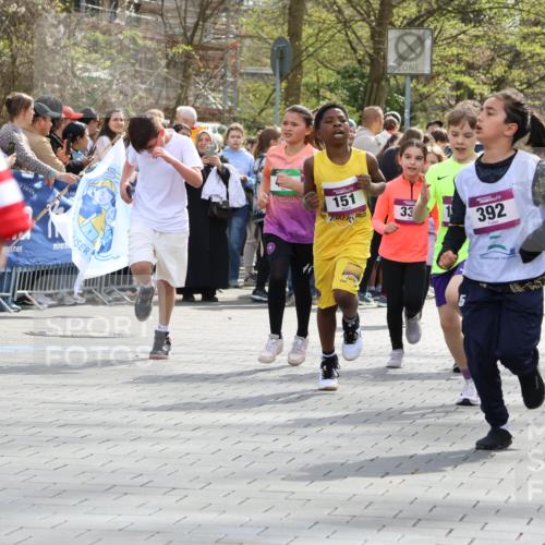 12.04.2026 - 45. Internationalen Wilhelmsburger Insellauf Strokosch-Dieckow http://msf.ph/oto/9492868 12.04.2026 14:50:28 Ziel 475, 859, 1840, 504, 333, 391, 407, 883, 452, 1834, 491, 426, 392, 880, 151, 1035, 330, 362, 865 meine-sportfotos.de