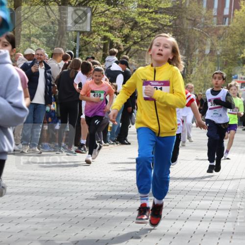 12.04.2026 - 45. Internationalen Wilhelmsburger Insellauf Strokosch-Dieckow http://msf.ph/oto/9492880 12.04.2026 14:50:25 Ziel 1037, 335, 370, 345, 429, 905, 461, 475, 859, 1840, 504, 333, 391, 407, 883, 452, 1834, 491, 426, 392, 880, 151, 1035 meine-sportfotos.de