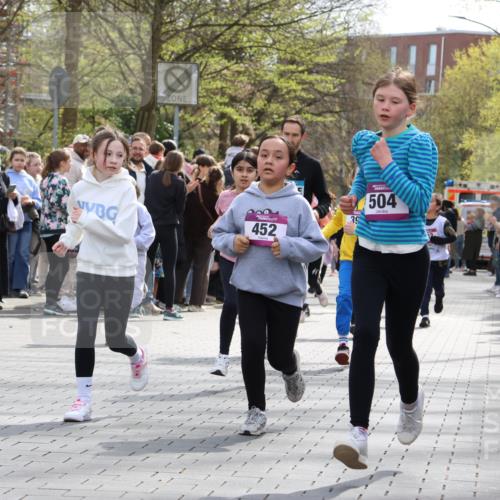 12.04.2026 - 45. Internationalen Wilhelmsburger Insellauf Strokosch-Dieckow http://msf.ph/oto/9492886 12.04.2026 14:50:24 Ziel 890, 500, 1037, 335, 370, 345, 429, 905, 461, 475, 859, 1840, 504, 333, 391, 407, 883, 452, 1834, 491, 426, 392, 880 meine-sportfotos.de