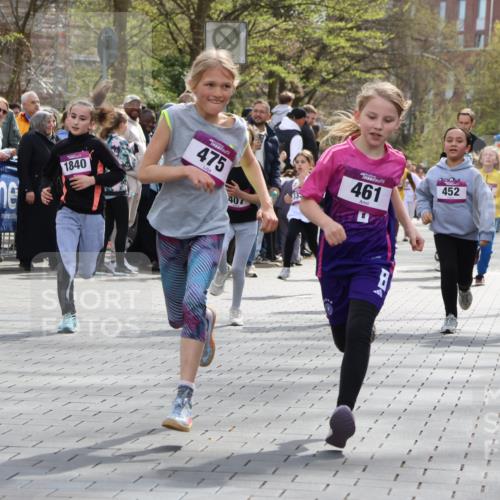 12.04.2026 - 45. Internationalen Wilhelmsburger Insellauf Strokosch-Dieckow http://msf.ph/oto/9492892 12.04.2026 14:50:22 Ziel 397, 393, 376, 890, 500, 1037, 335, 370, 345, 429, 905, 461, 475, 859, 1840, 504, 333, 391, 407, 883, 452, 1834, 491 meine-sportfotos.de