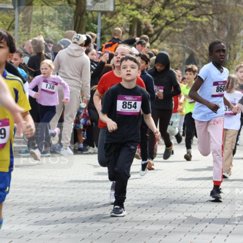 12.04.2026 - 45. Internationalen Wilhelmsburger Insellauf Strokosch-Dieckow http://msf.ph/oto/9492957 12.04.2026 14:50:03 Ziel 672, 368, 898, 1039, 901, 131, 1061, 624, 1825, 141, 164, 113, 1845, 1849, 1810, 352, 902, 1814, 860, 854, 885, 1801, 138, 355, 856, 1038, 516, 445, 395, 600, 168, 396, 871 meine-sportfotos.de