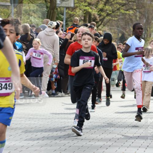 12.04.2026 - 45. Internationalen Wilhelmsburger Insellauf Strokosch-Dieckow http://msf.ph/oto/9492958 12.04.2026 14:50:03 Ziel 672, 368, 898, 1039, 901, 131, 1061, 624, 1825, 141, 164, 113, 1845, 1849, 1810, 352, 902, 1814, 860, 854, 885, 1801, 138, 355, 856, 1038, 516, 445, 395, 600, 168, 396, 871 meine-sportfotos.de