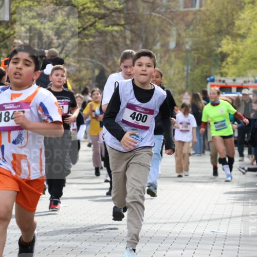 12.04.2026 - 45. Internationalen Wilhelmsburger Insellauf Strokosch-Dieckow http://msf.ph/oto/9492990 12.04.2026 14:49:54 Ziel 389, 1821, 857, 872, 402, 451, 608, 466, 878, 849, 861, 875, 572, 336, 1036, 1847, 400, 672, 368, 898, 1039 meine-sportfotos.de
