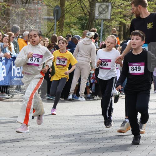 12.04.2026 - 45. Internationalen Wilhelmsburger Insellauf Strokosch-Dieckow http://msf.ph/oto/9493001 12.04.2026 14:49:51 Ziel 1848, 439, 389, 1821, 857, 872, 402, 451, 608, 466, 878, 849, 861, 875, 572, 336, 1036, 1847, 400, 672 meine-sportfotos.de