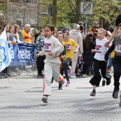 12.04.2026 - 45. Internationalen Wilhelmsburger Insellauf Strokosch-Dieckow http://msf.ph/oto/9493005 12.04.2026 14:49:51 Ziel 1848, 439, 389, 1821, 857, 872, 402, 451, 608, 466, 878, 849, 861, 875, 572, 336, 1036, 1847, 400, 672 meine-sportfotos.de