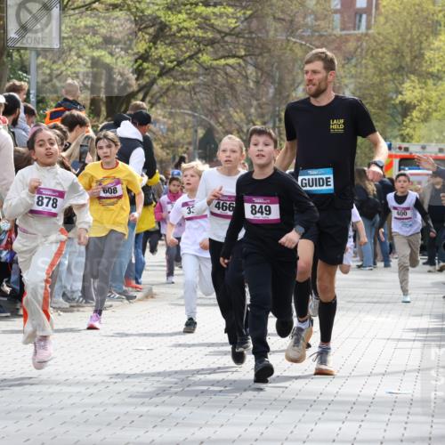 12.04.2026 - 45. Internationalen Wilhelmsburger Insellauf Strokosch-Dieckow http://msf.ph/oto/9493012 12.04.2026 14:49:50 Ziel 1830, 1848, 439, 389, 1821, 857, 872, 402, 451, 608, 466, 878, 849, 861, 875, 572, 336, 1036, 1847, 400 meine-sportfotos.de