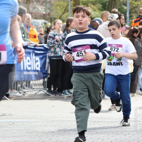 12.04.2026 - 45. Internationalen Wilhelmsburger Insellauf Strokosch-Dieckow http://msf.ph/oto/9493019 12.04.2026 14:49:48 Ziel 497, 1808, 406, 1811, 367, 1830, 1848, 439, 389, 1821, 857, 872, 402, 451, 608, 466, 878, 849, 861, 875 meine-sportfotos.de