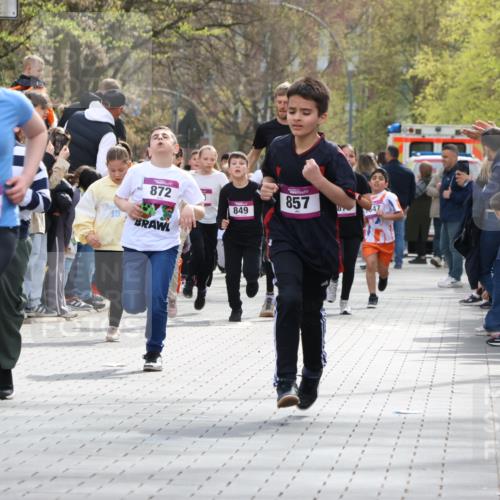 12.04.2026 - 45. Internationalen Wilhelmsburger Insellauf Strokosch-Dieckow http://msf.ph/oto/9493024 12.04.2026 14:49:47 Ziel 1813, 497, 1808, 406, 1811, 367, 1830, 1848, 439, 389, 1821, 857, 872, 402, 451, 608, 466, 878, 849, 861 meine-sportfotos.de