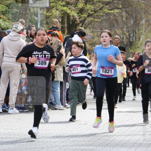 12.04.2026 - 45. Internationalen Wilhelmsburger Insellauf Strokosch-Dieckow http://msf.ph/oto/9493029 12.04.2026 14:49:45 Ziel 106, 169, 1, 1813, 497, 1808, 406, 1811, 367, 1830, 1848, 439, 389, 1821, 857, 872 meine-sportfotos.de