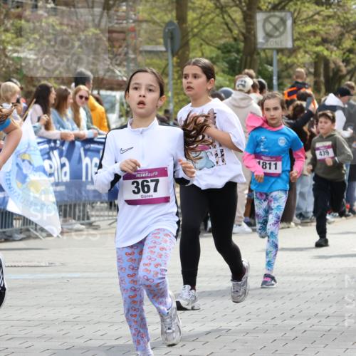 12.04.2026 - 45. Internationalen Wilhelmsburger Insellauf Strokosch-Dieckow http://msf.ph/oto/9493041 12.04.2026 14:49:41 Ziel 867, 377, 879, 1839, 401, 1812, 106, 169, 1, 1813, 497, 1808, 406, 1811, 367, 1830, 1848, 439 meine-sportfotos.de