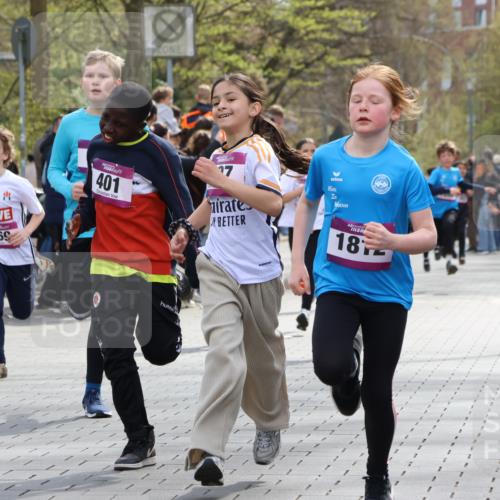 12.04.2026 - 45. Internationalen Wilhelmsburger Insellauf Strokosch-Dieckow http://msf.ph/oto/9493052 12.04.2026 14:49:38 Ziel 458, 161, 542, 1842, 894, 882, 652, 1818, 867, 377, 879, 1839, 401, 1812, 106, 169, 1, 1813, 497, 1808, 406, 1811, 367, 1830 meine-sportfotos.de