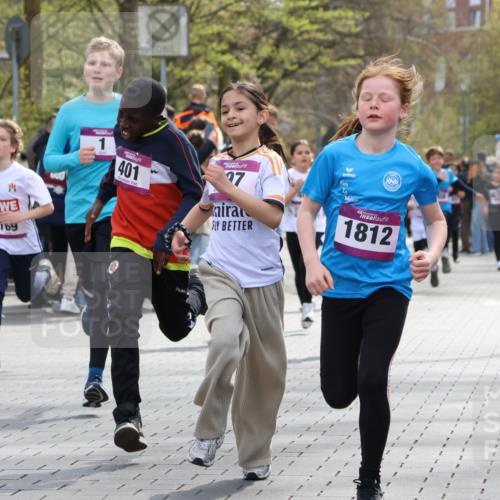 12.04.2026 - 45. Internationalen Wilhelmsburger Insellauf Strokosch-Dieckow http://msf.ph/oto/9493053 12.04.2026 14:49:38 Ziel 458, 161, 542, 1842, 894, 882, 652, 1818, 867, 377, 879, 1839, 401, 1812, 106, 169, 1, 1813, 497, 1808, 406, 1811, 367, 1830 meine-sportfotos.de