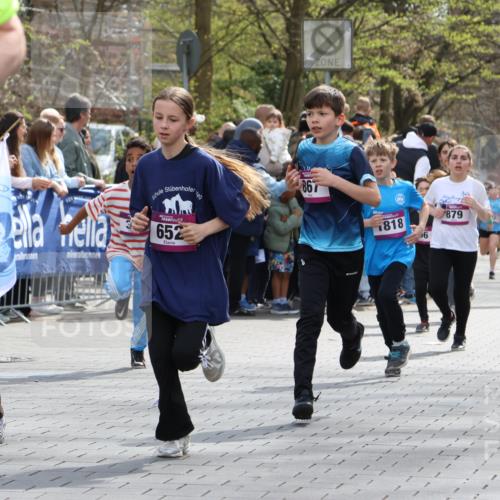 12.04.2026 - 45. Internationalen Wilhelmsburger Insellauf Strokosch-Dieckow http://msf.ph/oto/9493074 12.04.2026 14:49:33 Ziel 586, 1809, 440, 881, 348, 602, 627, 458, 161, 542, 1842, 894, 882, 652, 1818, 867, 377, 879, 1839, 401, 1812, 106 meine-sportfotos.de
